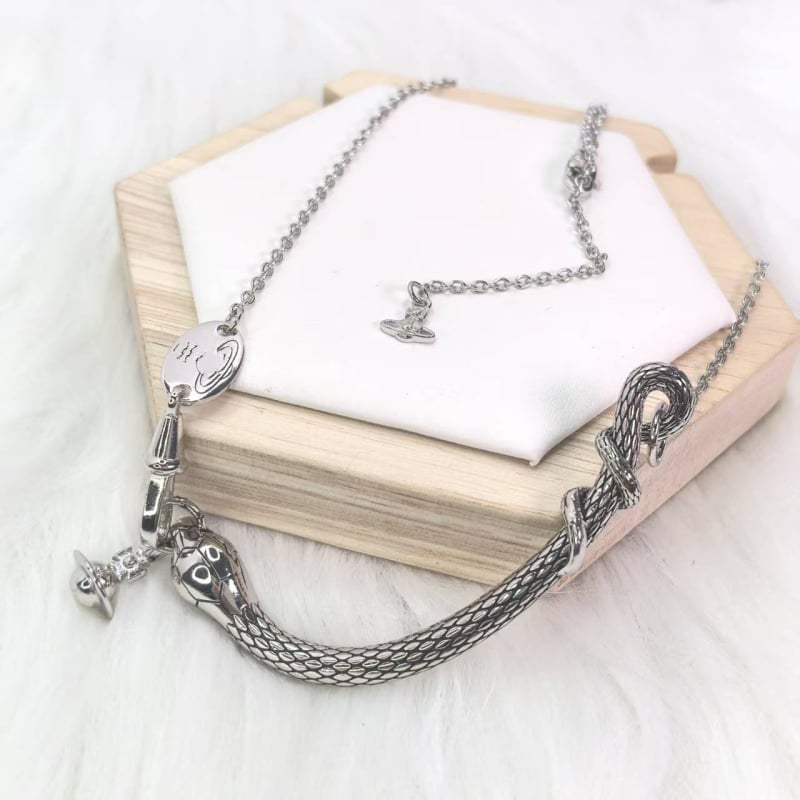 Zīmju gada juvelierizstrādājumu komplekts: kaklarota, gredzens, auskari un rokassprādze ar ģeometrisku dizainu no vara; standarta ķēde; sievietēm; vasara 2025