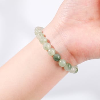 Гривна от нефрит, полирана, женска, геометричен дизайн, пролет 2023