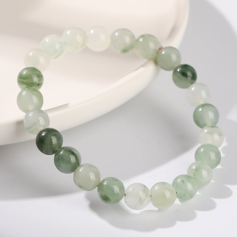 Гривна от нефрит, полирана, женска, геометричен дизайн, пролет 2023