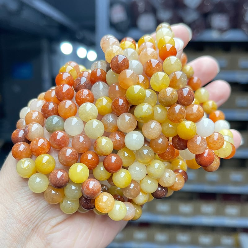 Гривна от нефрит, полирана, женска, геометричен дизайн, пролет 2023