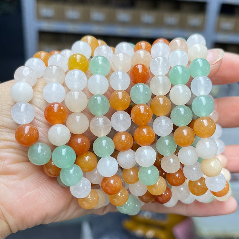 Гривна от нефрит, полирана, женска, геометричен дизайн, пролет 2023