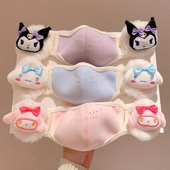 Gyerekeknek szóló meleg maszk fülvédőkkel – mindent egyben: poliészter rost, hímzés, rajzfilm mintázat, porvédelmi funkció