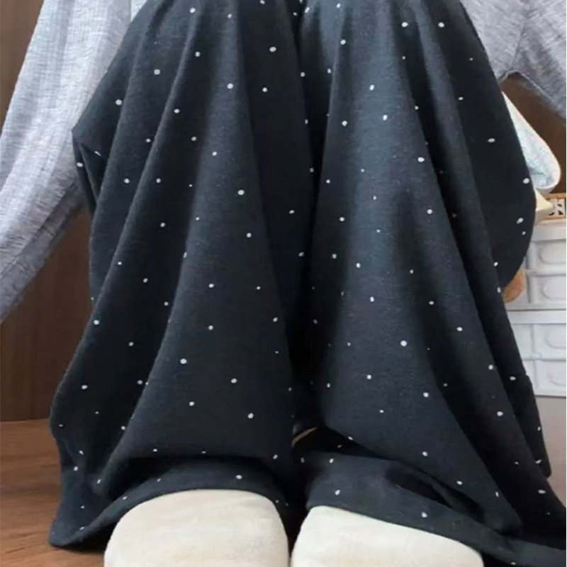 Casualinės kelnės su katės spaudu, poliesterio ir elastano mišinys, vidurio juosmuo, tiesus kirpimas, ruduo–žiema 2025