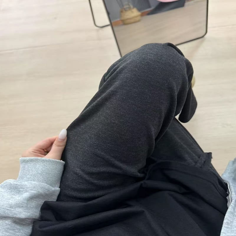 Casualinės kelnės su katės spaudu, poliesterio ir elastano mišinys, vidurio juosmuo, tiesus kirpimas, ruduo–žiema 2025