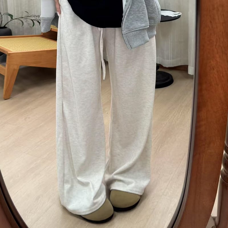 Casualinės kelnės su katės spaudu, poliesterio ir elastano mišinys, vidurio juosmuo, tiesus kirpimas, ruduo–žiema 2025