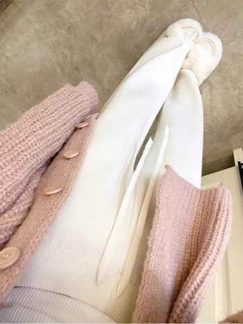 Moterų aukšto liemens megztos plačios tiesios kelnės, storas audinys, ruduo 2024