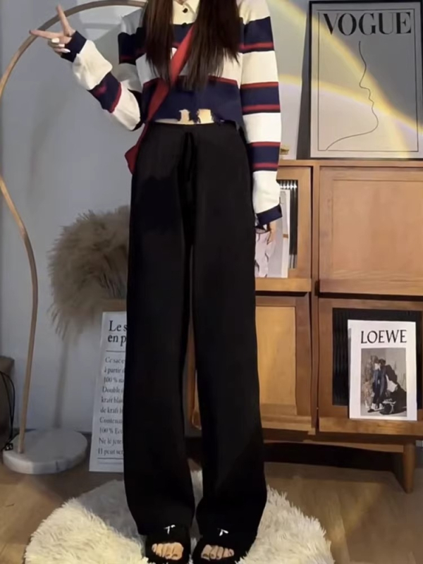 Moterų aukšto liemens megztos plačios tiesios kelnės, storas audinys, ruduo 2024