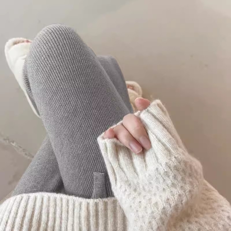 Moterų aukšto liemens megztos plačios tiesios kelnės, storas audinys, ruduo 2024