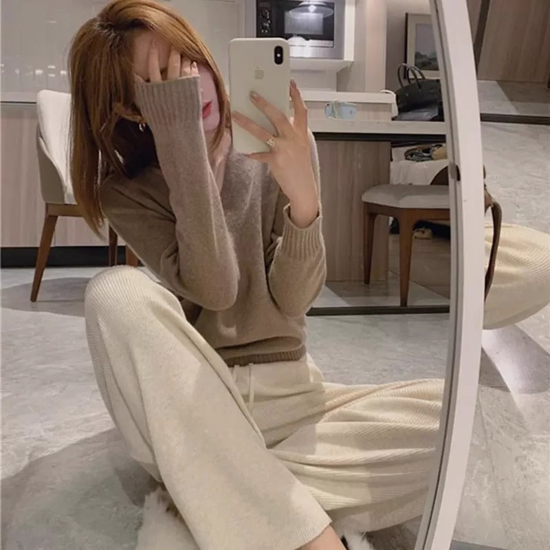 Moterų aukšto liemens megztos plačios tiesios kelnės, storas audinys, ruduo 2024