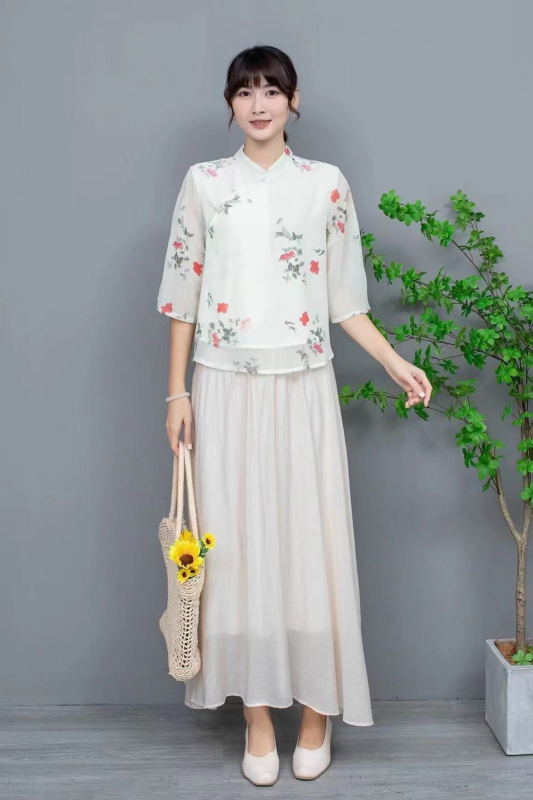 Čipao sijonų kostiumas - įkvėptas Kinijos Respublikos, skaitmeninis spausdinimas, acetato pluošto mišinys 30–50%, vasara 2025