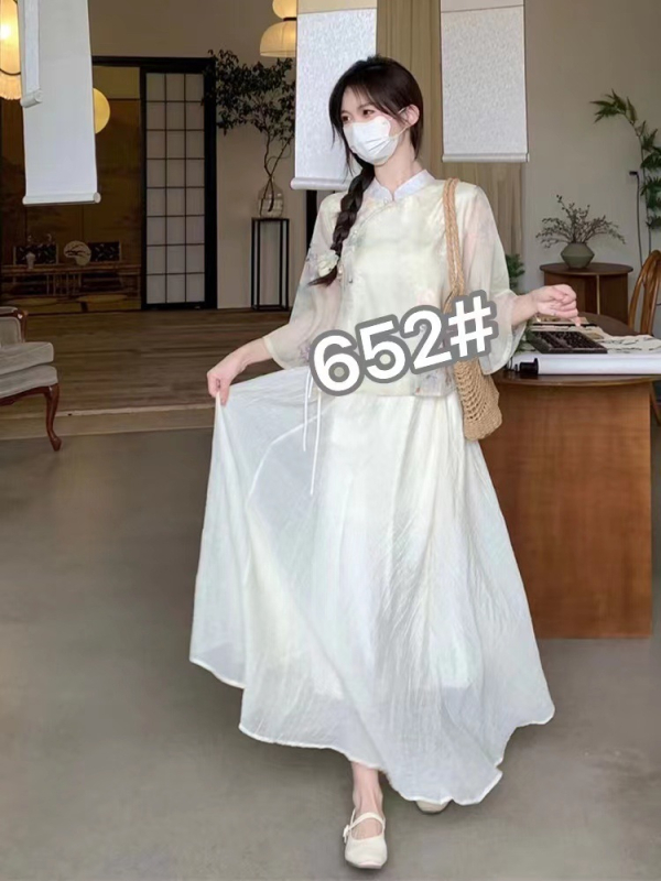 Čipao sijonų kostiumas - įkvėptas Kinijos Respublikos, skaitmeninis spausdinimas, acetato pluošto mišinys 30–50%, vasara 2025