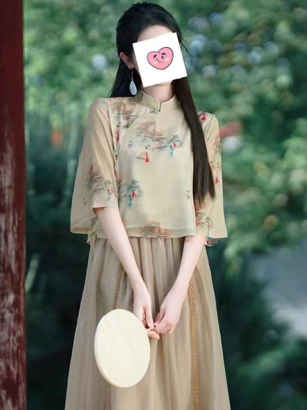 Čipao sijonų kostiumas - įkvėptas Kinijos Respublikos, skaitmeninis spausdinimas, acetato pluošto mišinys 30–50%, vasara 2025