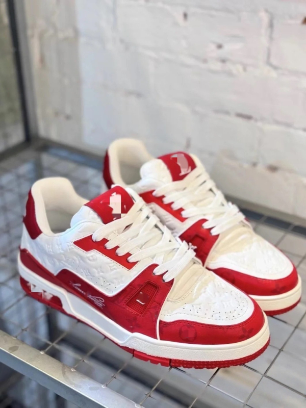 Uniszex bőr sneaker első osztályú marhabőr felsőrésszel, gumírozott talppal, párnázó technológiával, fűzővel