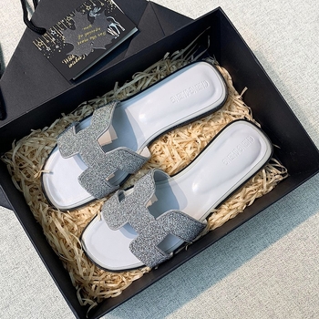 Vieno dirželio sandalai; vakarietiško stiliaus; viršus: Super fiber; padas: guma; vidinis: imitacinė oda