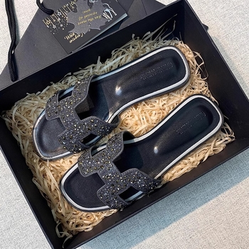 Vieno dirželio sandalai; vakarietiško stiliaus; viršus: Super fiber; padas: guma; vidinis: imitacinė oda