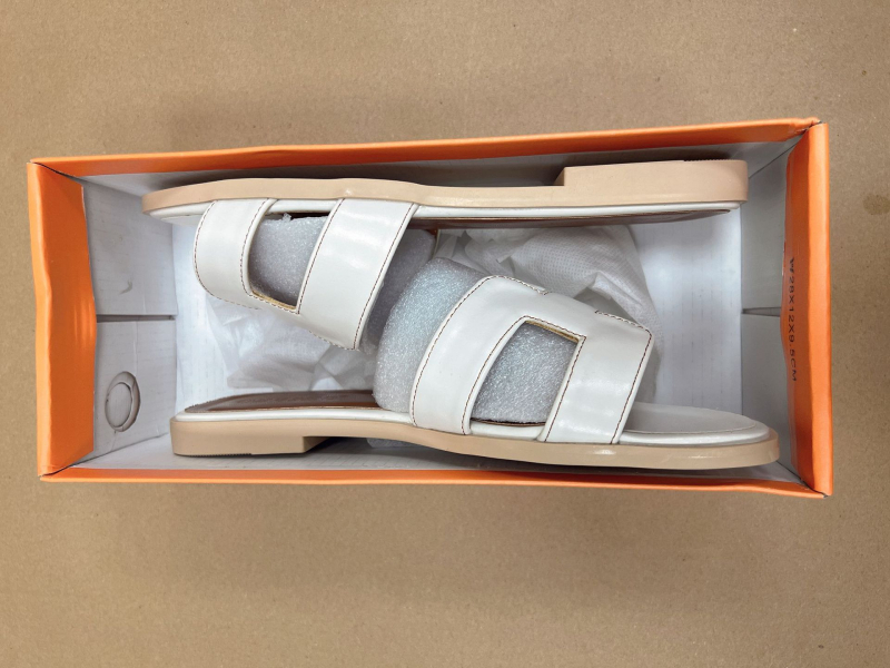 Vieno dirželio sandalai; vakarietiško stiliaus; viršus: Super fiber; padas: guma; vidinis: imitacinė oda