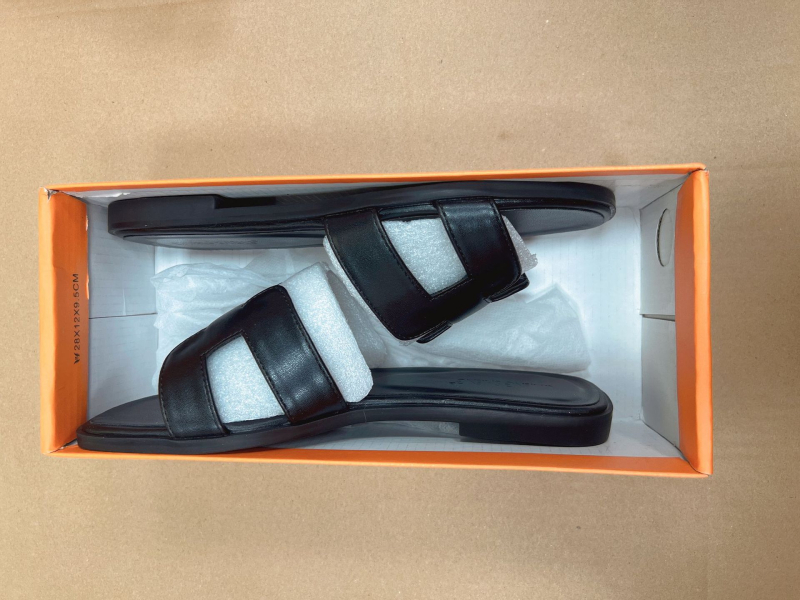 Vieno dirželio sandalai; vakarietiško stiliaus; viršus: Super fiber; padas: guma; vidinis: imitacinė oda