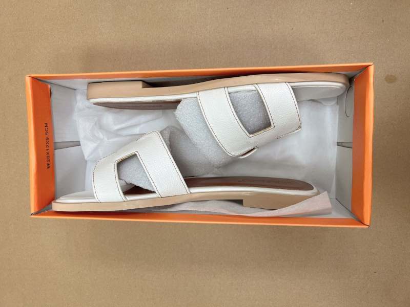 Vieno dirželio sandalai; vakarietiško stiliaus; viršus: Super fiber; padas: guma; vidinis: imitacinė oda