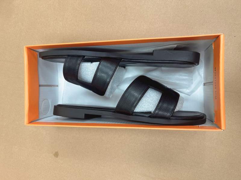 Vieno dirželio sandalai; vakarietiško stiliaus; viršus: Super fiber; padas: guma; vidinis: imitacinė oda