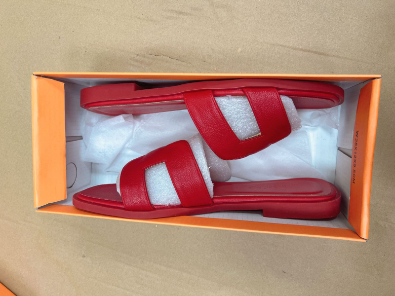 Vieno dirželio sandalai; vakarietiško stiliaus; viršus: Super fiber; padas: guma; vidinis: imitacinė oda