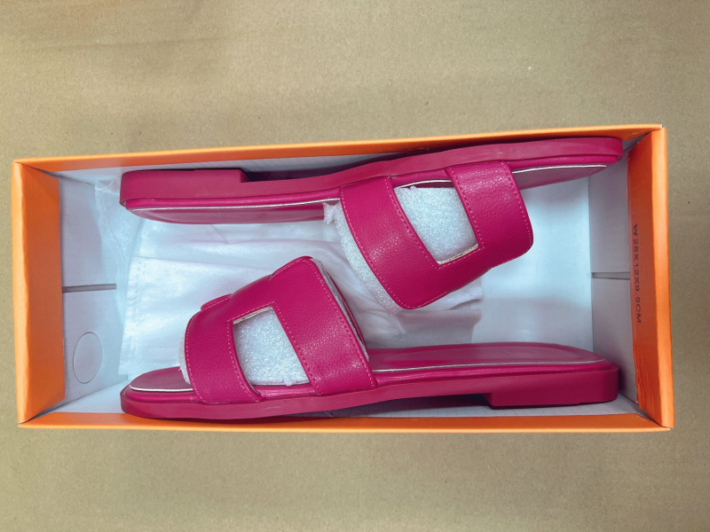 Vieno dirželio sandalai; vakarietiško stiliaus; viršus: Super fiber; padas: guma; vidinis: imitacinė oda