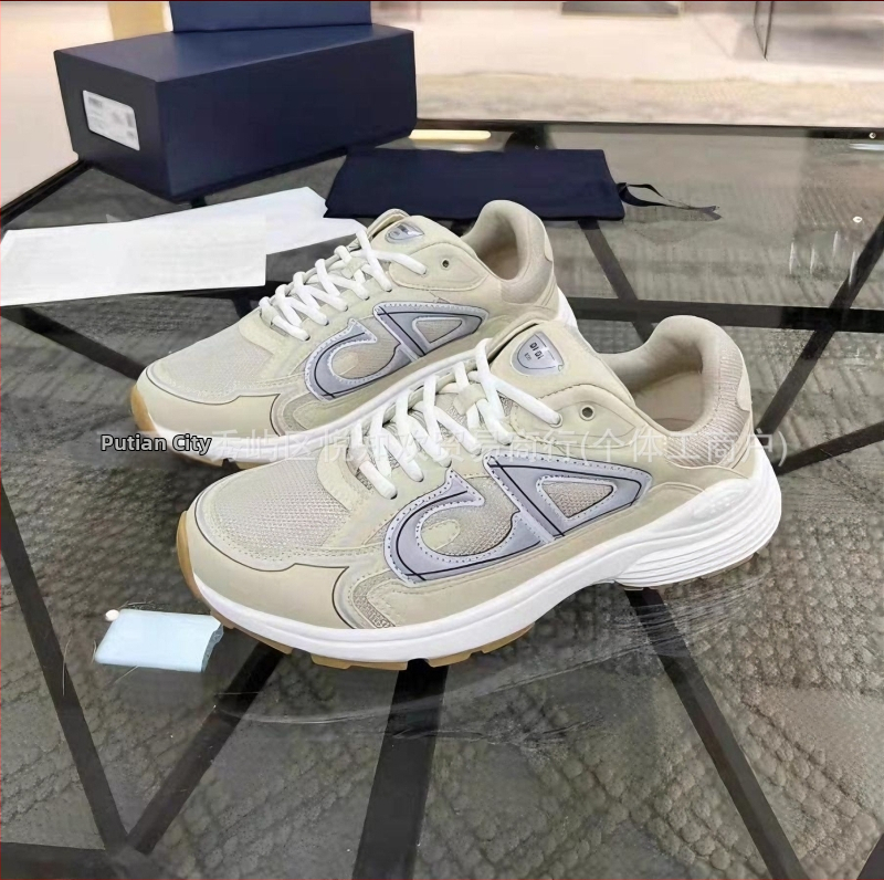 Unisex kedės su stora padu ir žemu viršumi — viršus: sintetinis odos; padas: guma+MD+TPU; kvėpuojanti tinklinė įdėkla; raišteliai