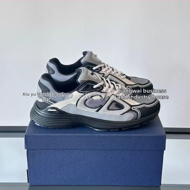 Unisex kedės su stora padu ir žemu viršumi — viršus: sintetinis odos; padas: guma+MD+TPU; kvėpuojanti tinklinė įdėkla; raišteliai