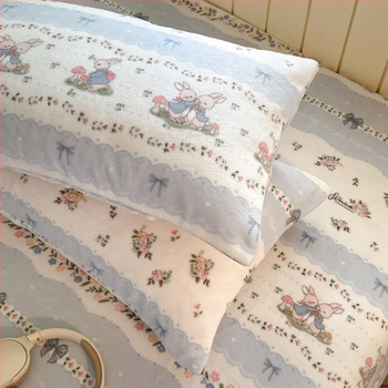 Navlaka za jastuk od velūra – Milk Velvet; Marke: Zhuang jie; Glavni materijal: 99% poliester; Materijal: velur; Proces tkanja: tisak; Reaktivni tisak i bojanje; Privatna marka: Da; Kategorija: Navlaka za jastuk