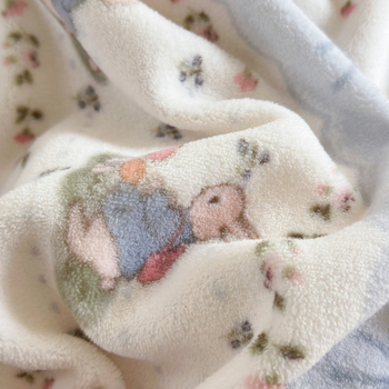 Navlaka za jastuk od velūra – Milk Velvet; Marke: Zhuang jie; Glavni materijal: 99% poliester; Materijal: velur; Proces tkanja: tisak; Reaktivni tisak i bojanje; Privatna marka: Da; Kategorija: Navlaka za jastuk