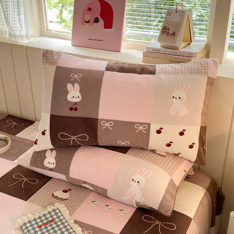 Navlaka za jastuk od velūra – Milk Velvet; Marke: Zhuang jie; Glavni materijal: 99% poliester; Materijal: velur; Proces tkanja: tisak; Reaktivni tisak i bojanje; Privatna marka: Da; Kategorija: Navlaka za jastuk