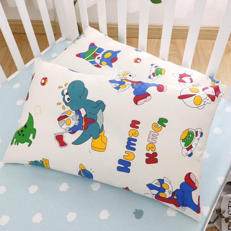 Jastučnica od 100% pamuka, tkanina 60s, reaktivno tiskanje, moderan minimalistički stil, brend Embroidered Boy