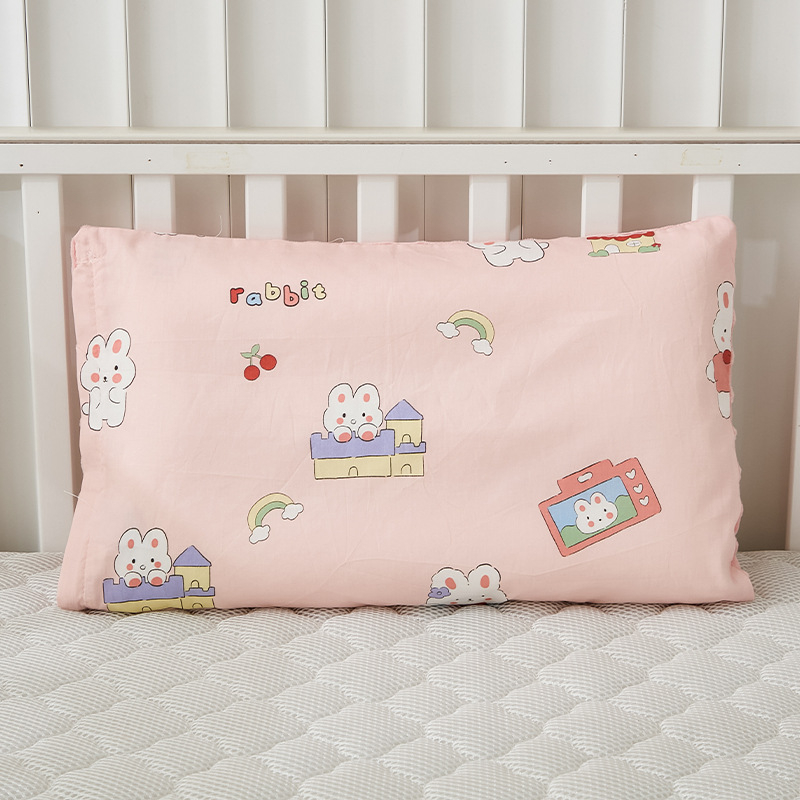 Jastučnica od 100% pamuka, tkanina 60s, reaktivno tiskanje, moderan minimalistički stil, brend Embroidered Boy