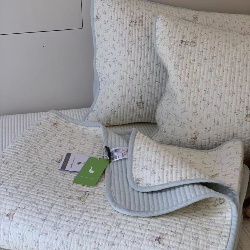 Set posteljine od 100% pamuka, crtani uzorak, INS stil, prešiveno