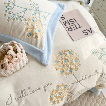 Milk velvet četverodijelni set posteljine s izvezom, dvostrani velur prekrivač za duvets, zimska toplina, uzorak biljaka i cvijeća