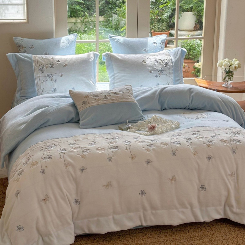 Milk velvet četverodijelni set posteljine s izvezom, dvostrani velur prekrivač za duvets, zimska toplina, uzorak biljaka i cvijeća