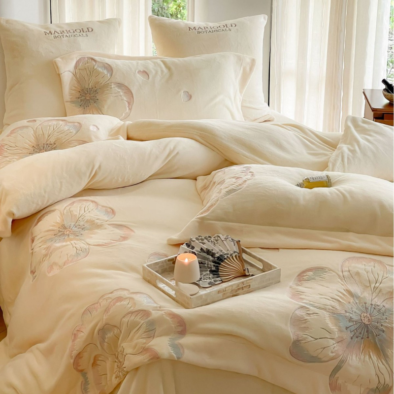 Milk velvet četverodijelni set posteljine s izvezom, dvostrani velur prekrivač za duvets, zimska toplina, uzorak biljaka i cvijeća