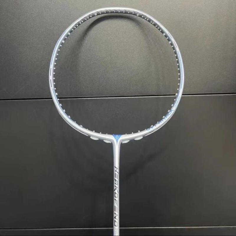 Weixiang PRO reketa za badminton, karbonski okvir, najlonske žice, težina 85–89 g, direktan udarac