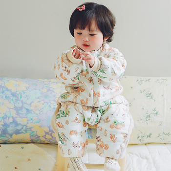 1-3 éveseknek szóló alvózsák állandó hőmérséklet funkcióval, bambusz rostból készült anyag, pamut bélés, téli–ősz használatra