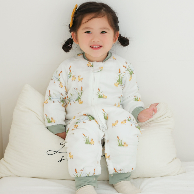 1-3 éveseknek szóló alvózsák állandó hőmérséklet funkcióval, bambusz rostból készült anyag, pamut bélés, téli–ősz használatra