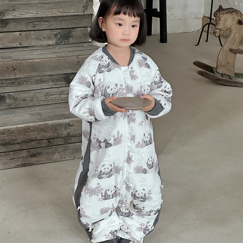 1-3 éveseknek szóló alvózsák állandó hőmérséklet funkcióval, bambusz rostból készült anyag, pamut bélés, téli–ősz használatra