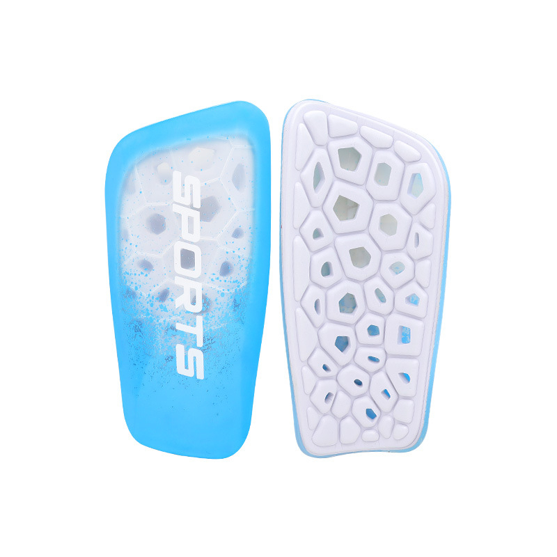 Jalgpalli sääreluu kaitseplaat, plastikust materjal, kaubamärk Leading the Way, sääreluu kaitse kategooria, litsentsitud privaatne märgis