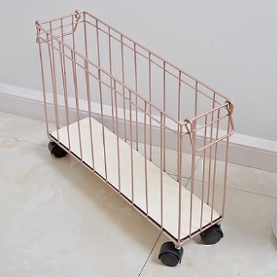 Пасторална метална кошница за съхранение с колела за пътуване