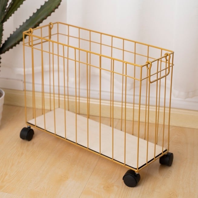 Пасторална метална кошница за съхранение с колела за пътуване