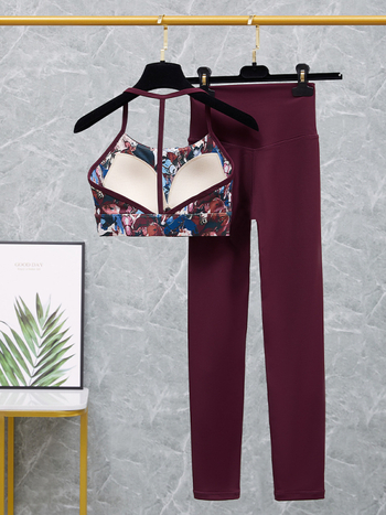 Moterų sporto jogos komplektas su integruota krūtinės pagalvėle ir kelnėmis — greitas džiūvimas, kvėpuojantis, ultra lengvas, drėgmės šalinimas