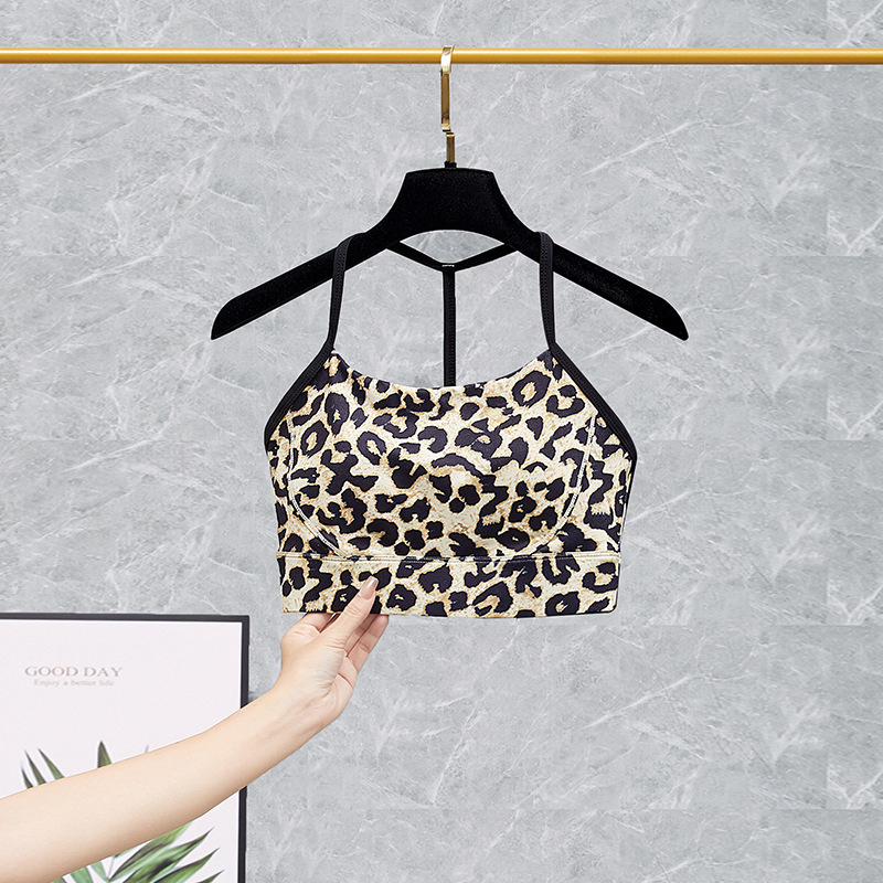 Moterų sporto jogos komplektas su integruota krūtinės pagalvėle ir kelnėmis — greitas džiūvimas, kvėpuojantis, ultra lengvas, drėgmės šalinimas