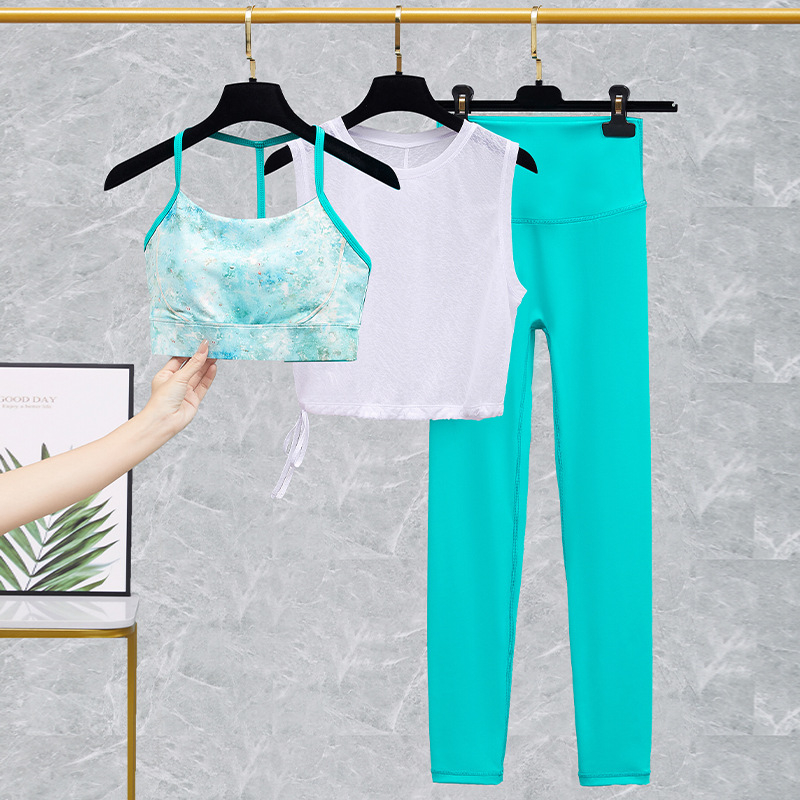 Moterų sporto jogos komplektas su integruota krūtinės pagalvėle ir kelnėmis — greitas džiūvimas, kvėpuojantis, ultra lengvas, drėgmės šalinimas