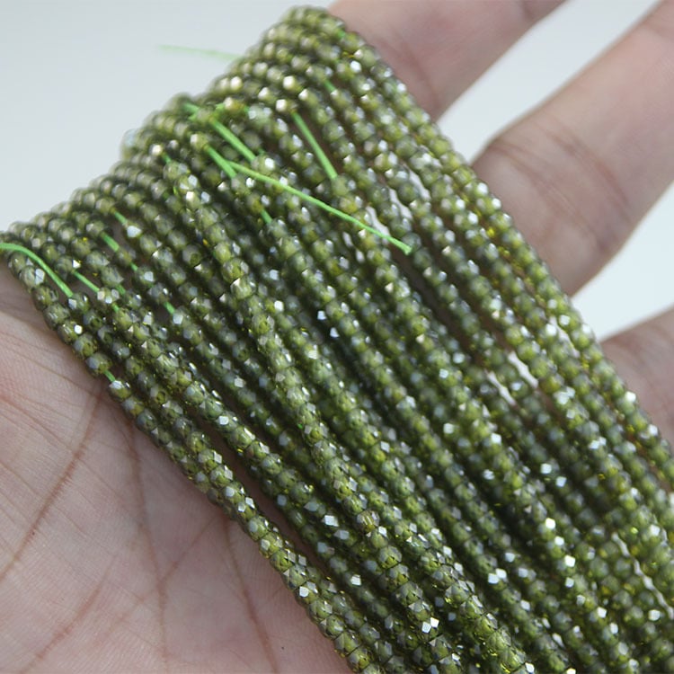 Abakus gyöngyök cirkonnal – etno stílus, őszi 2025 kiadás