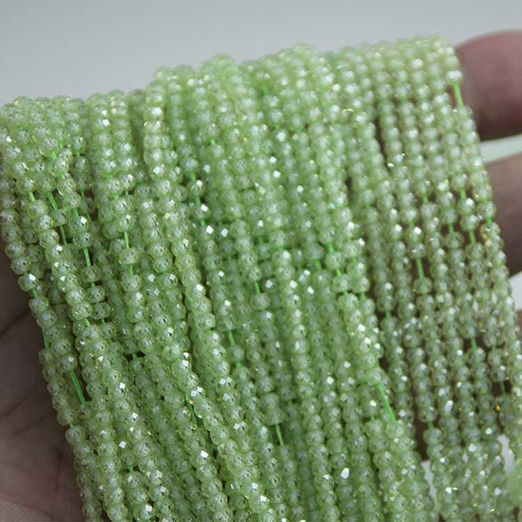 Abakus gyöngyök cirkonnal – etno stílus, őszi 2025 kiadás