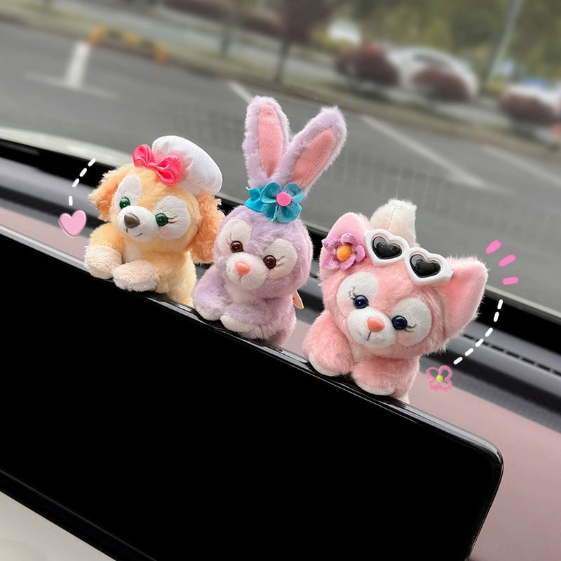 Automobilio vidaus dekoracija centrinio ekranui — pūkuota medžiaga, animacinio stiliaus, dekoratyvinis priedas