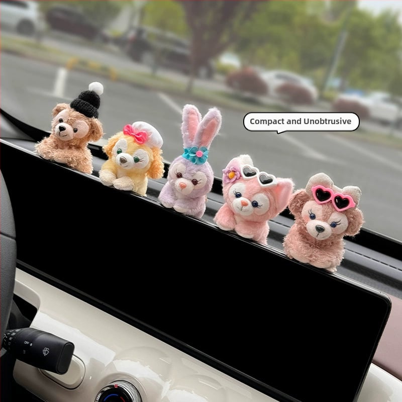 Automobilio vidaus dekoracija centrinio ekranui — pūkuota medžiaga, animacinio stiliaus, dekoratyvinis priedas